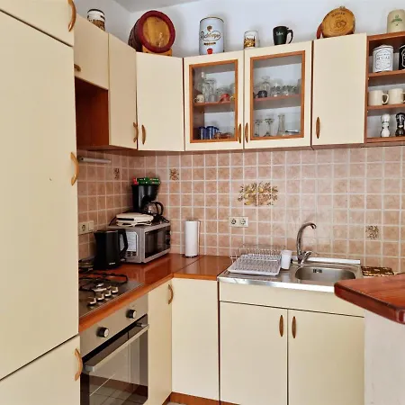 Gogo Apartment