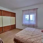 Gogo * Duće